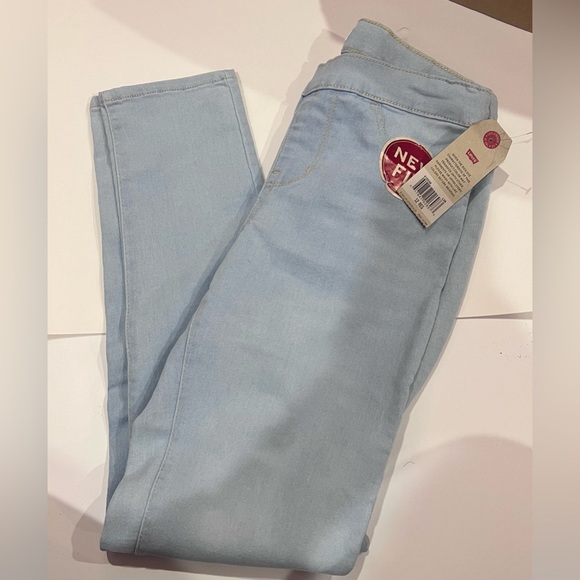 Levi’s Girls Lightwash Pull On Jean Legging Size 12 Regular NWT - Picture 1 of 3